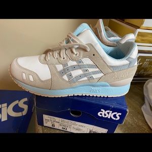 Women ASICS GEL LYTE III white light grey Size 8